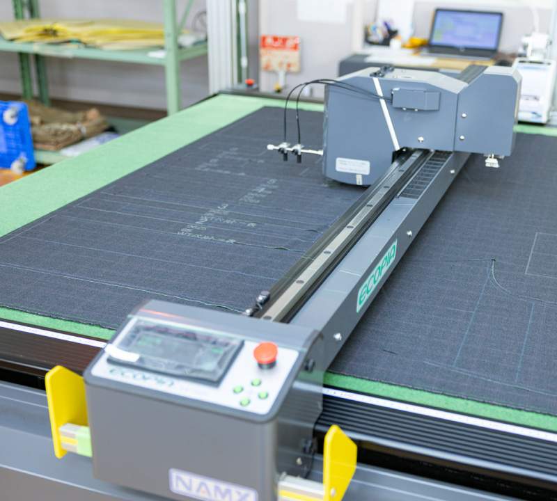 カッティングマシン