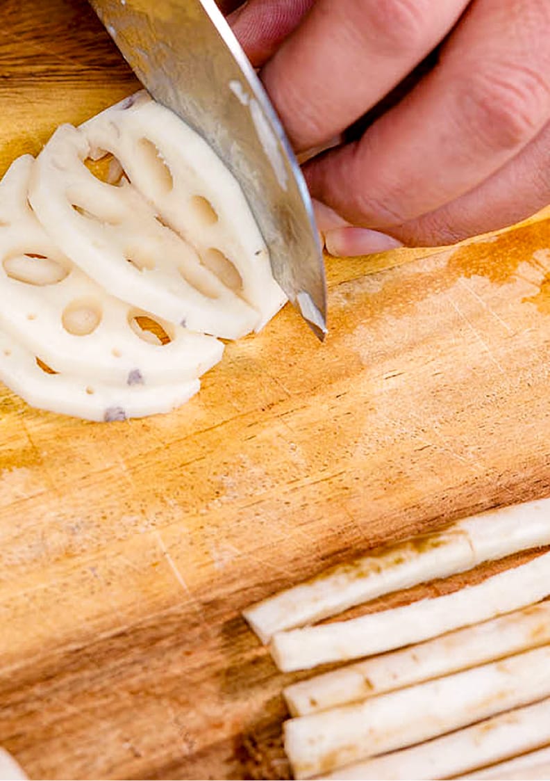 レンコンは半月切りに