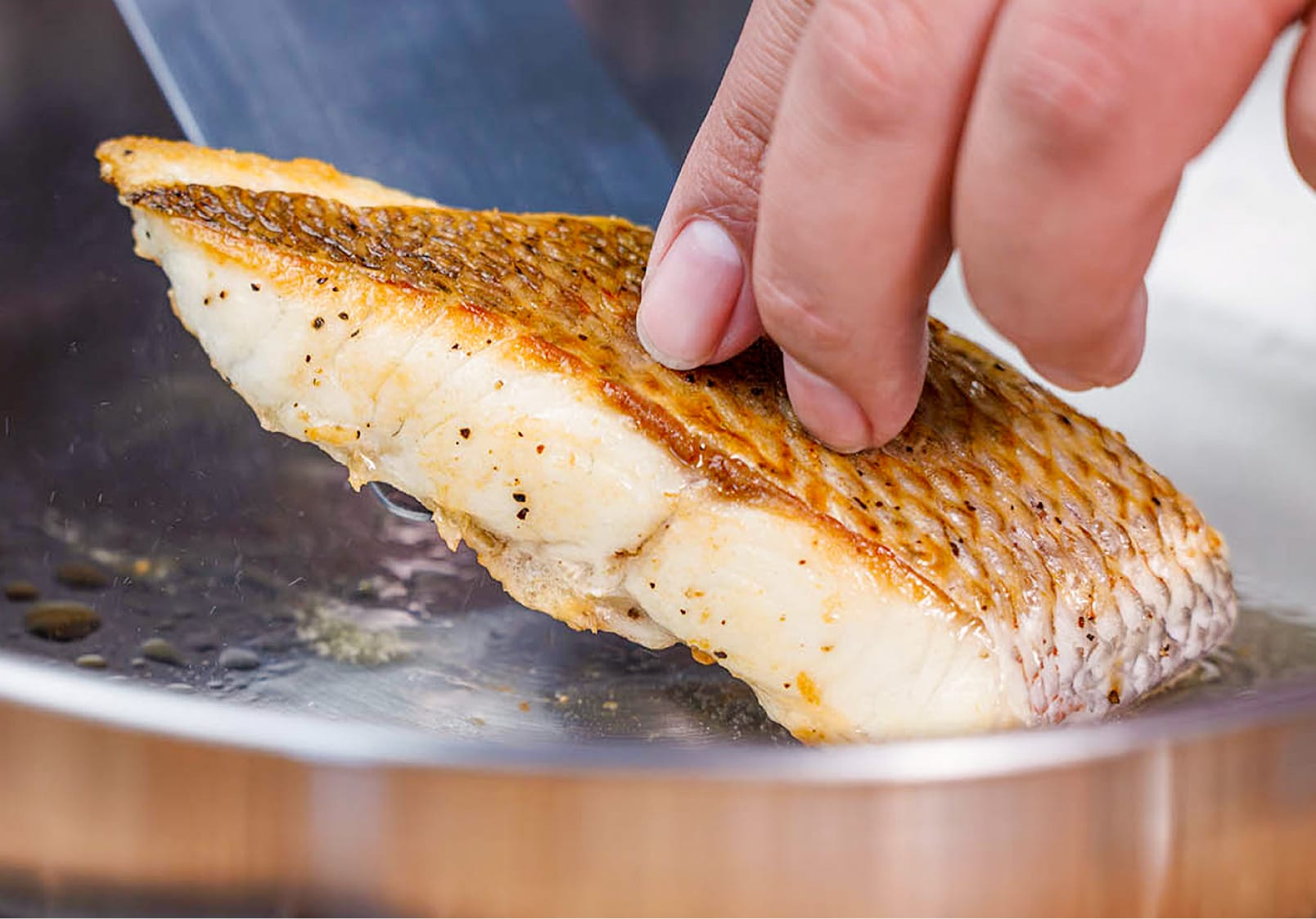 ソテーは皮目から