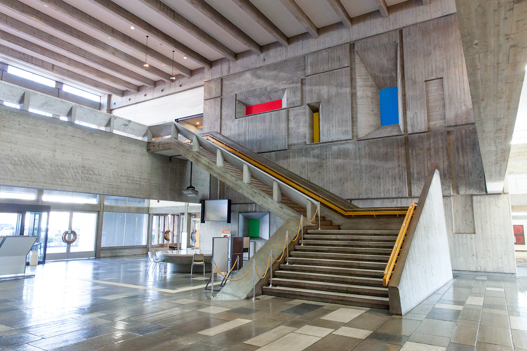 倉敷市立美術館のエントランスホール
