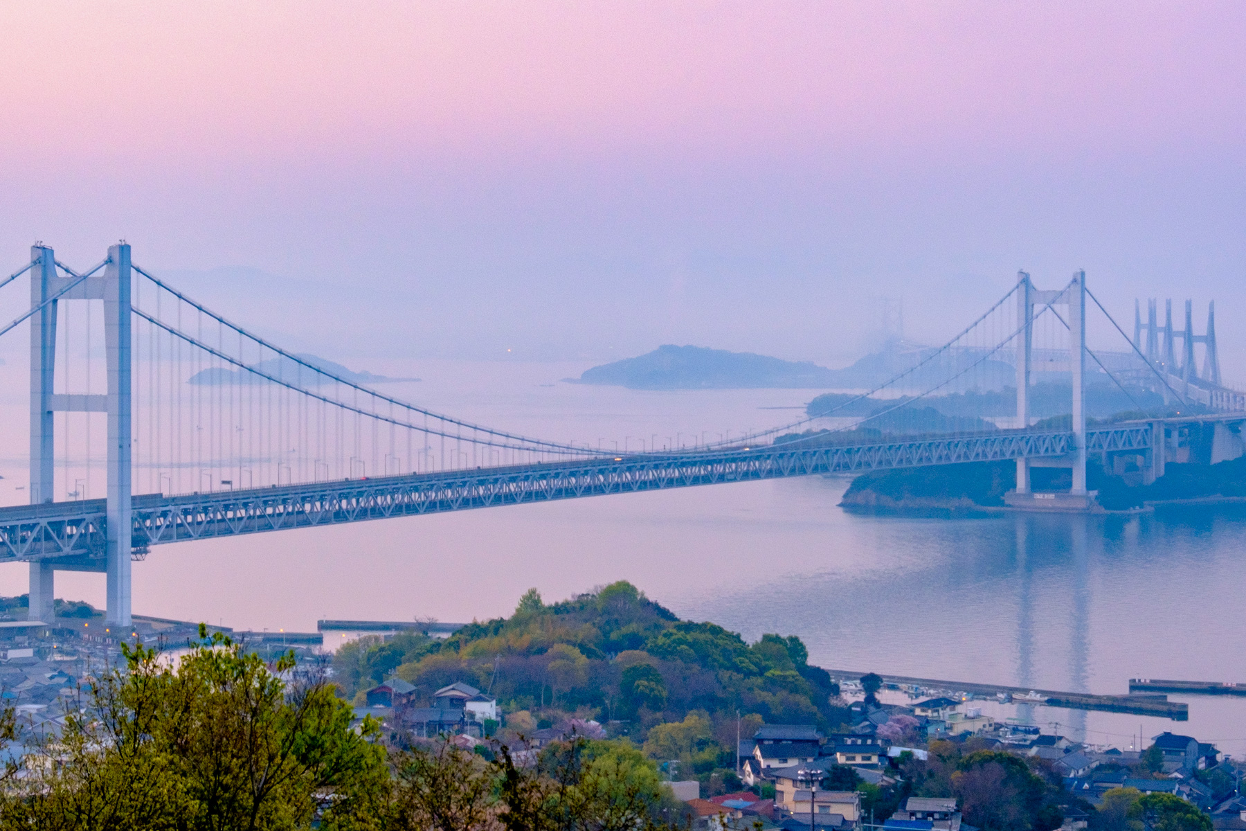 瀬戸内海に面し、豊かな自然に囲まれている