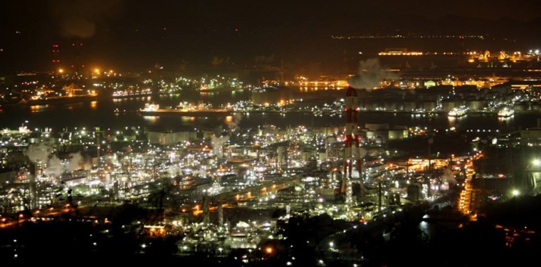 水島臨海工業地帯の夜景