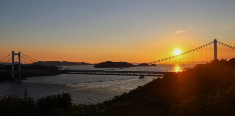 鷲羽山　瀬戸大橋と夕日 2